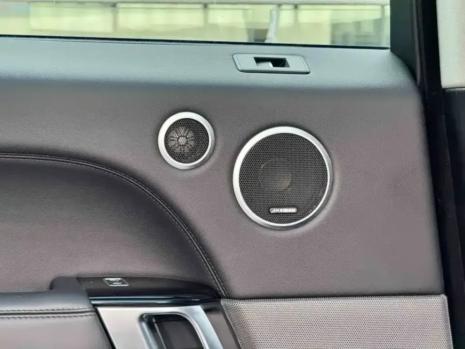Land Rover Sport