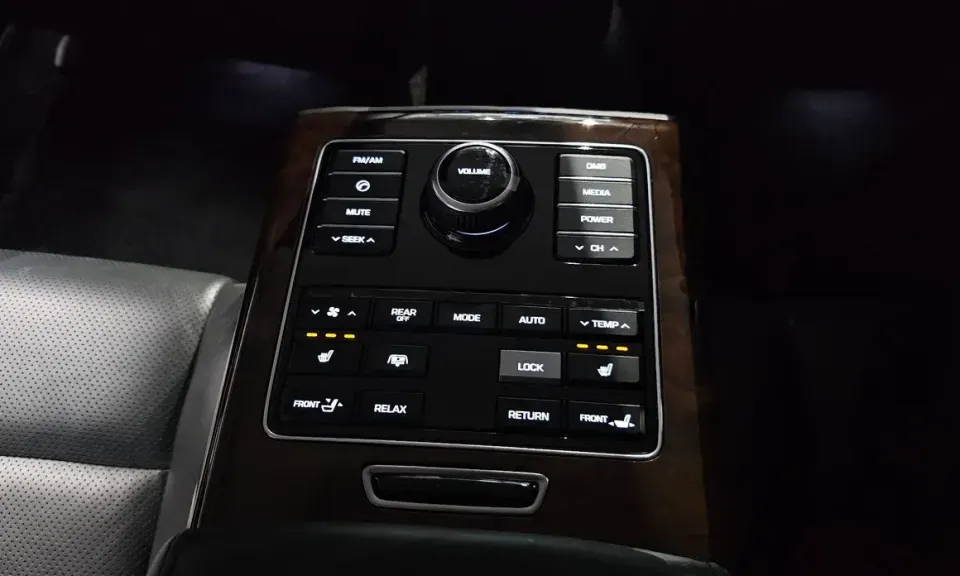 Hyundai Equus