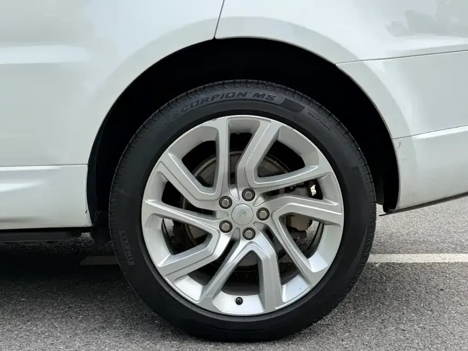 Land Rover Sport