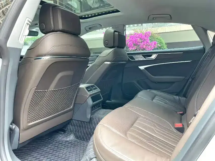 Audi A7L