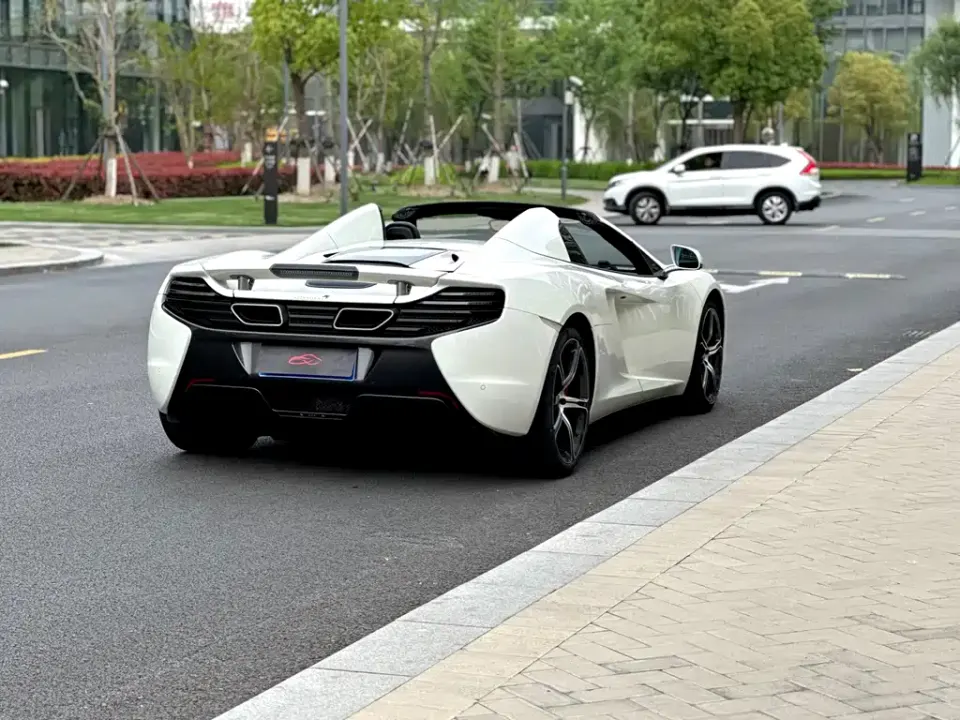 McLaren 625C