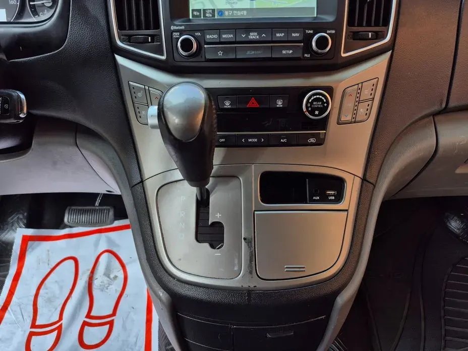 Hyundai Starex