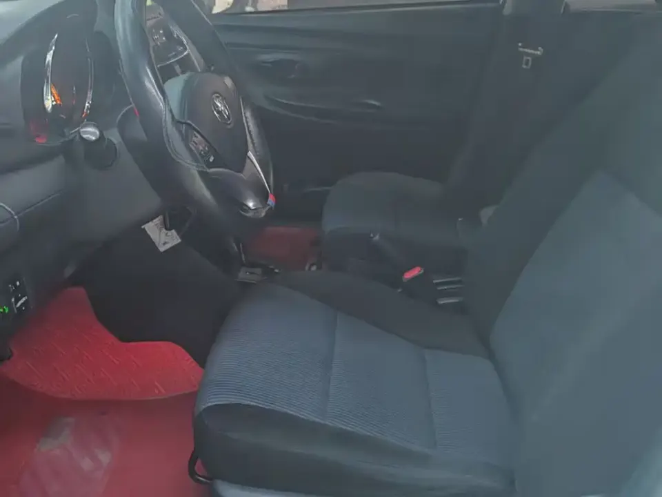Toyota Yaris L