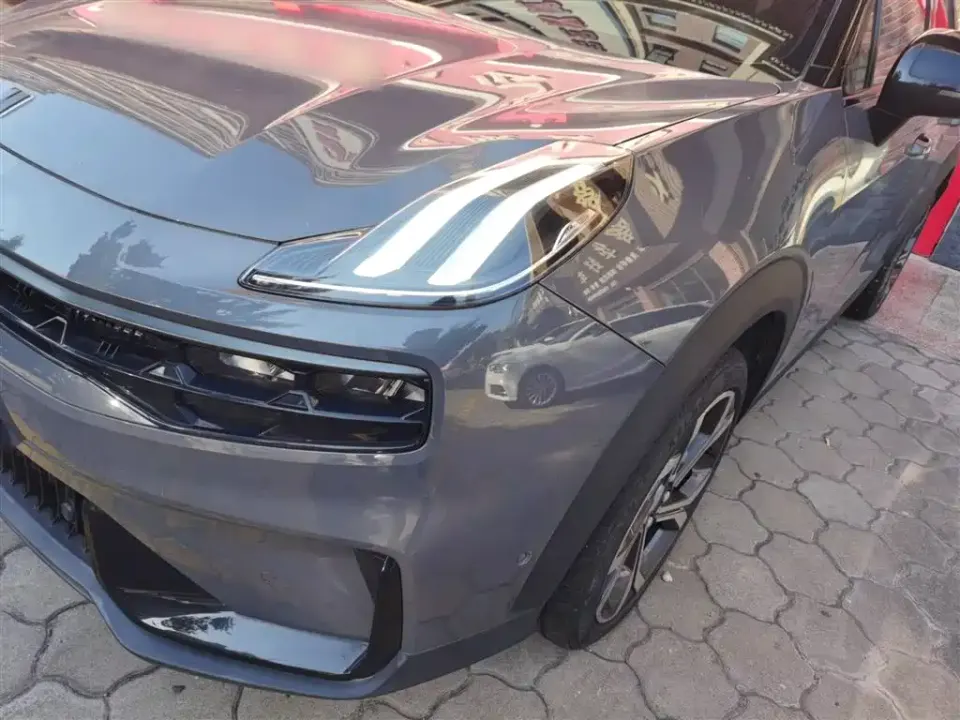 Lynk & Co 06