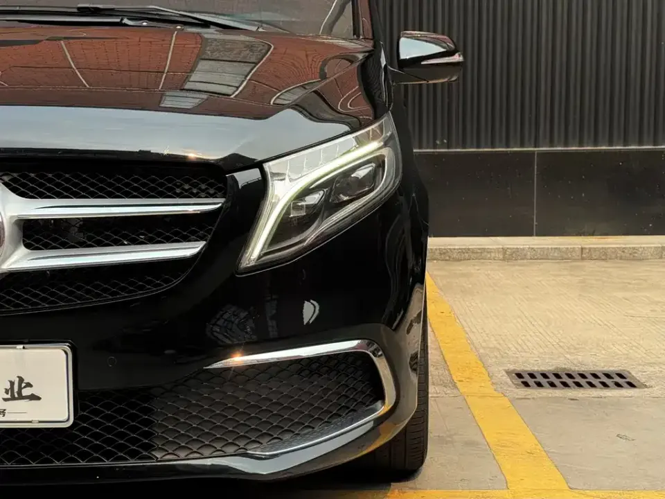 Mercedes-Benz V-Class
