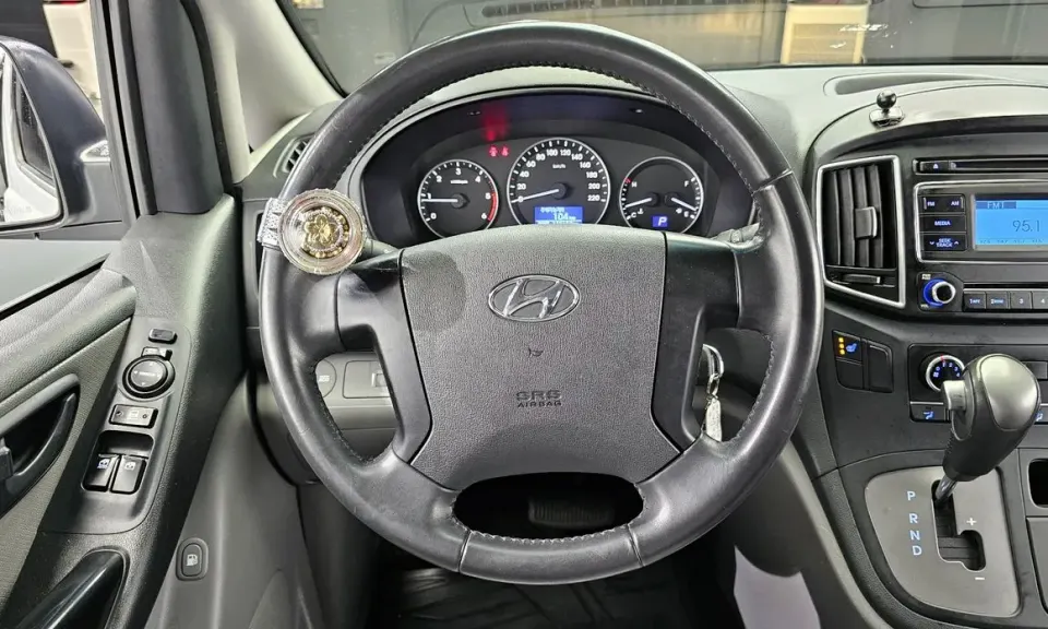 Hyundai Starex