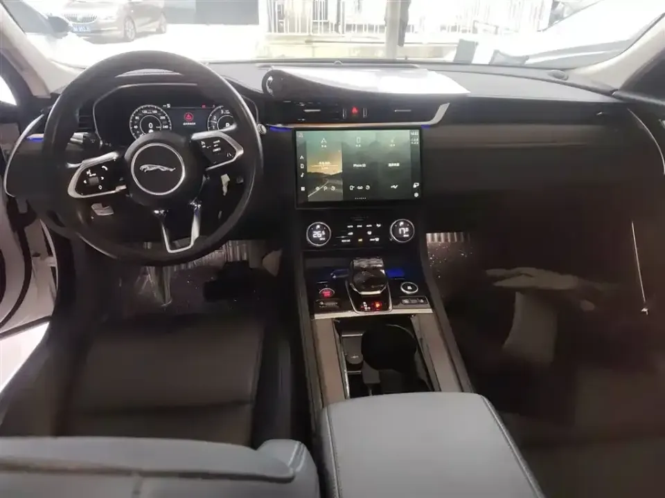 Jaguar XFL
