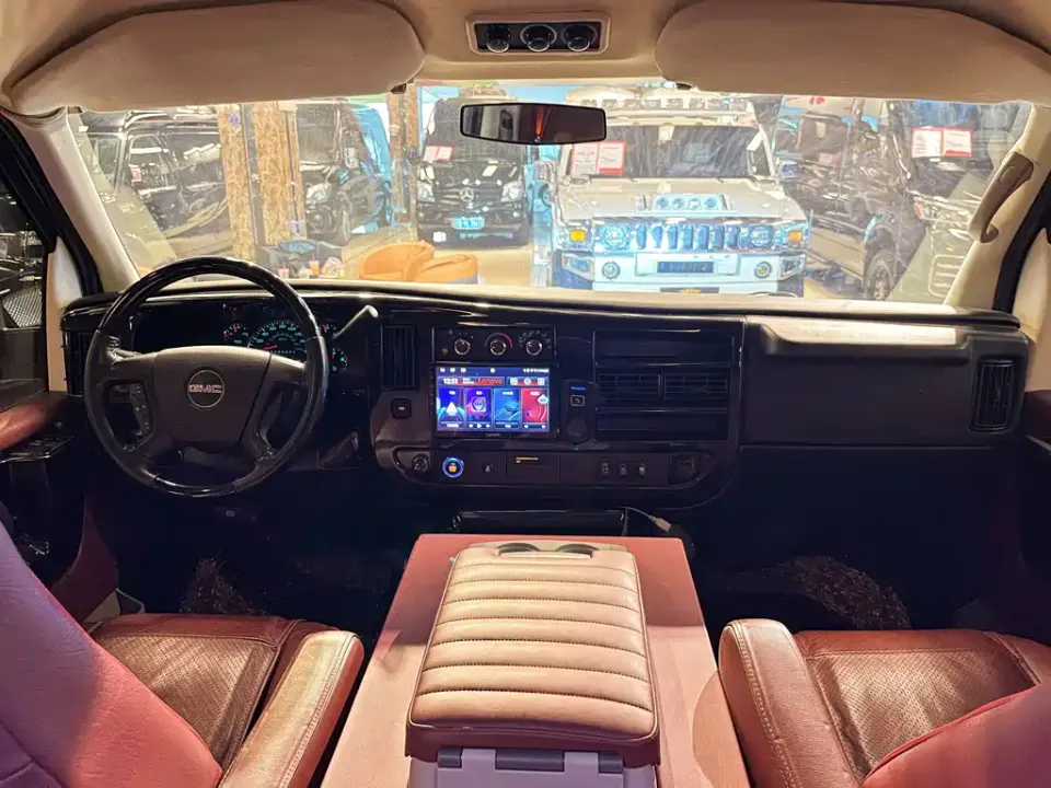 GMC Savana
