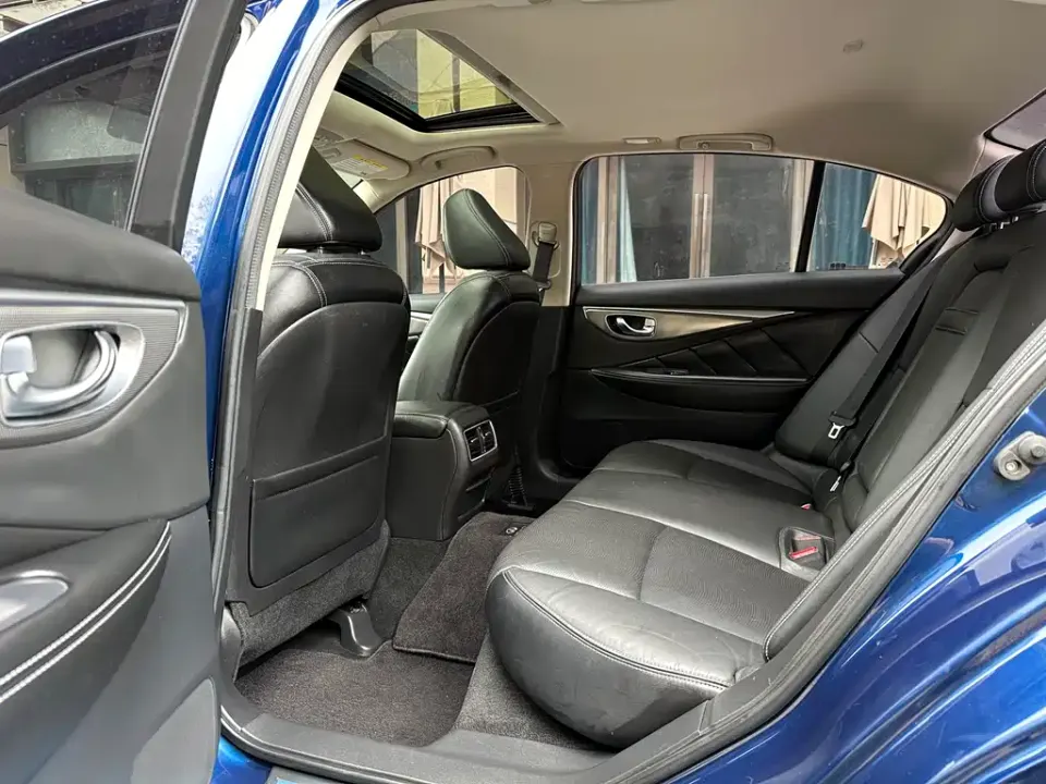 Infiniti Q50L