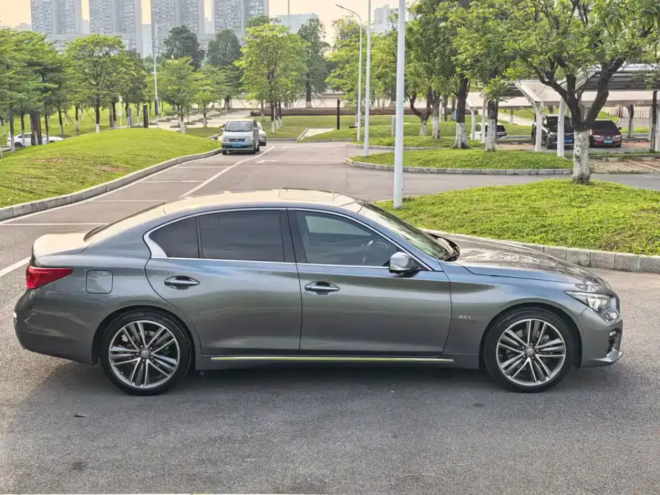 Infiniti Q50L