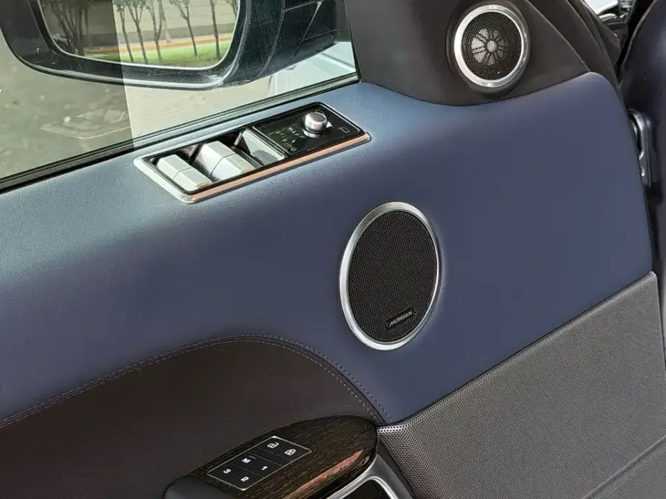 Land Rover Sport