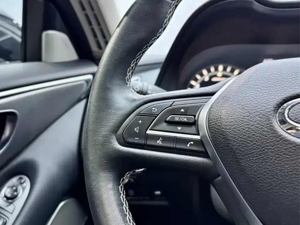Infiniti Q50L