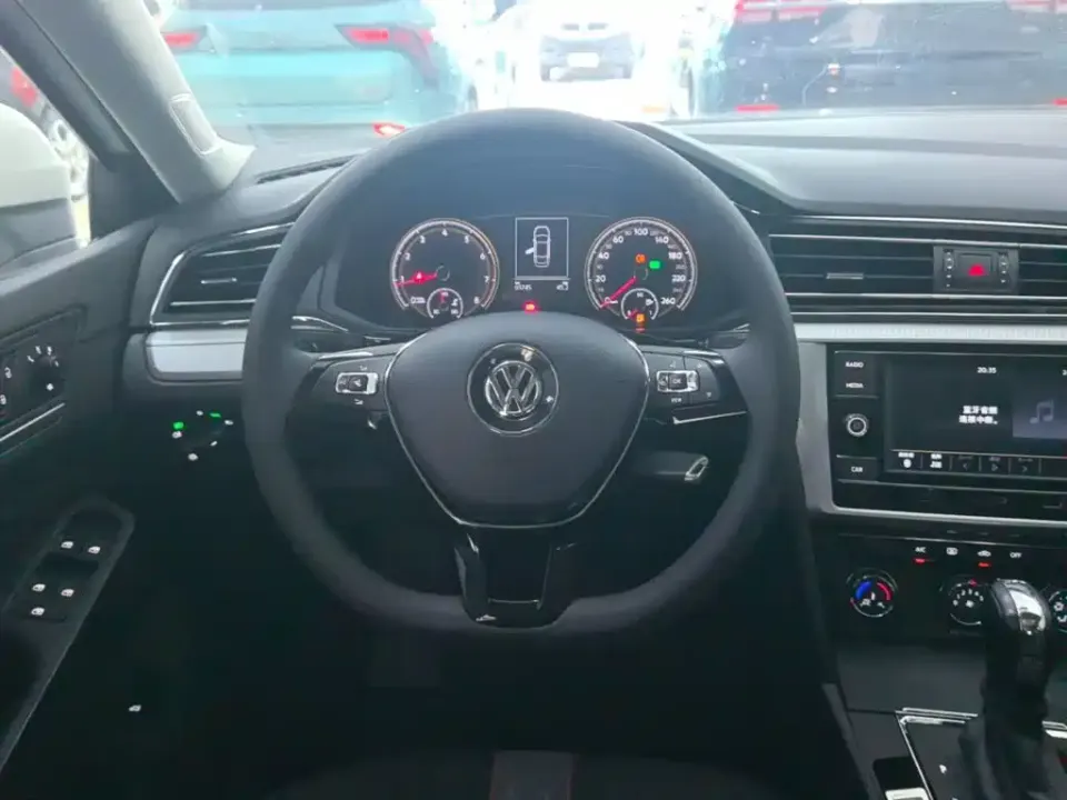 Volkswagen Lamando