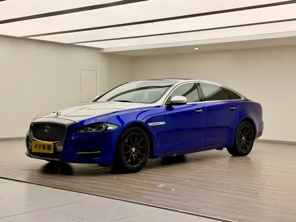 Jaguar XJ