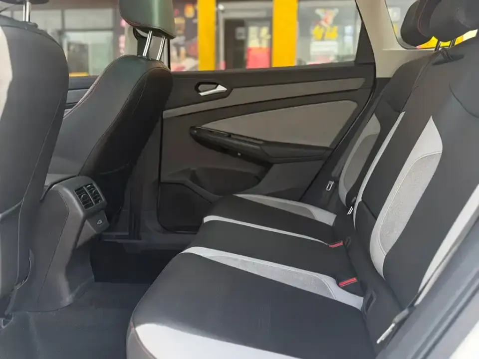 Jetta VS7