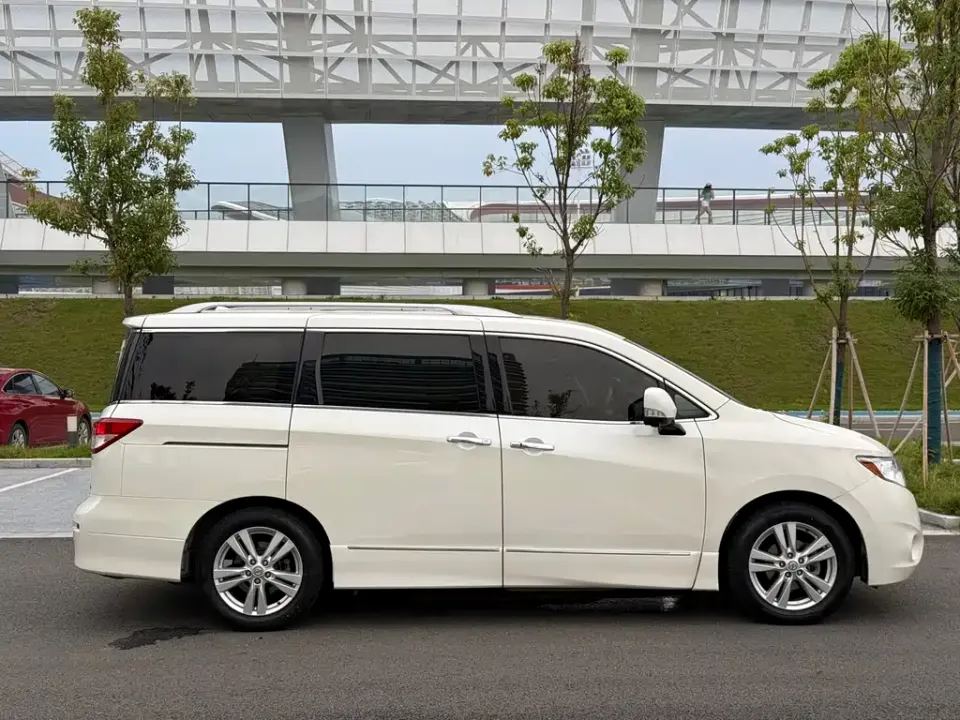Nissan Quest