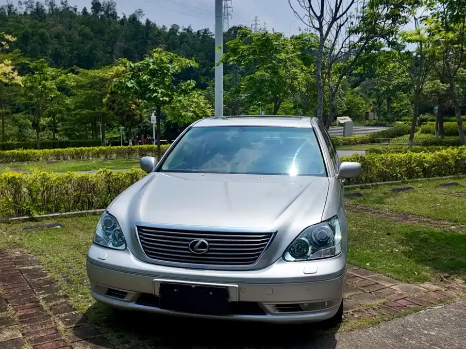 Lexus LS