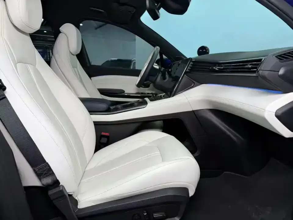 Nio EC6