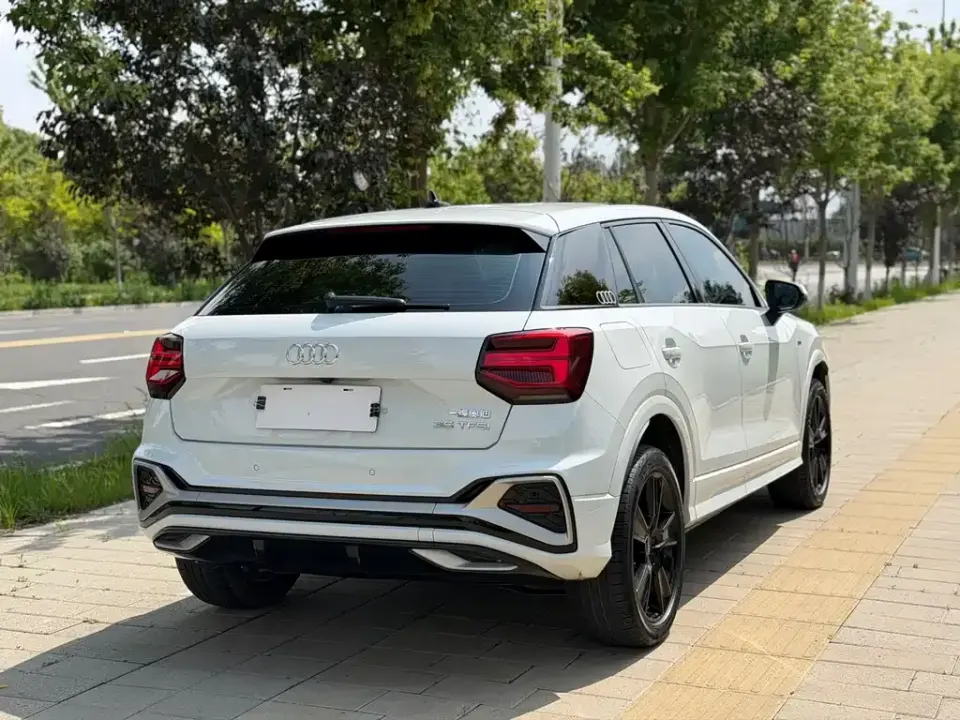 Audi Q2L
