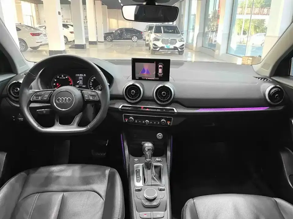 Audi Q2L