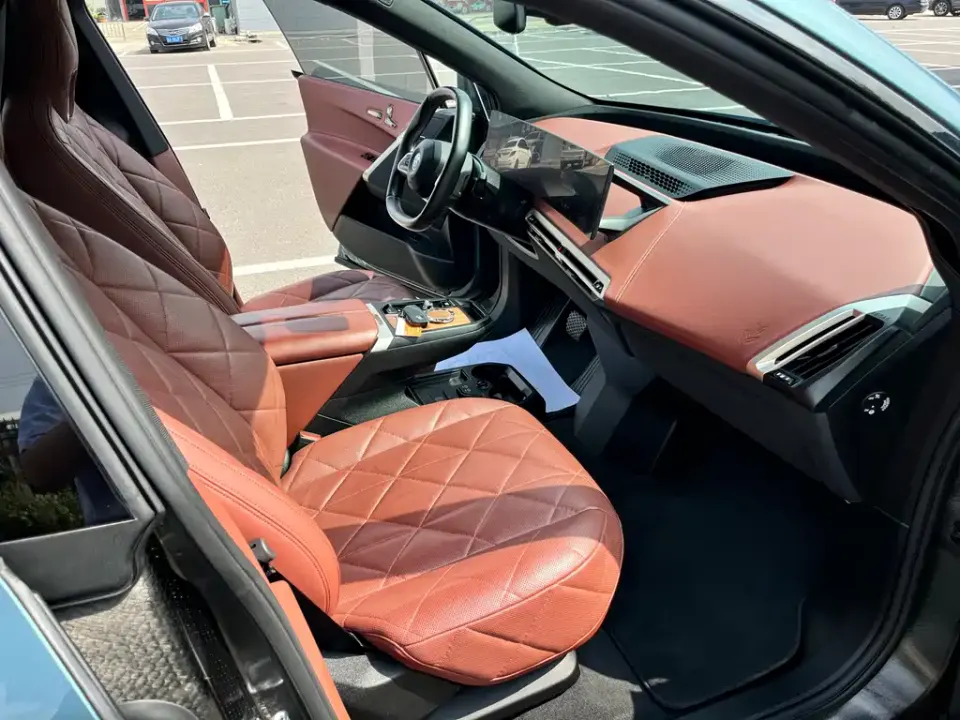 BMW iX
