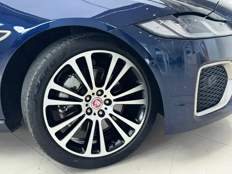 Jaguar XFL