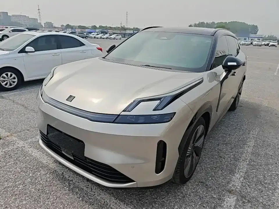 Lynk & Co 08 EM-P
