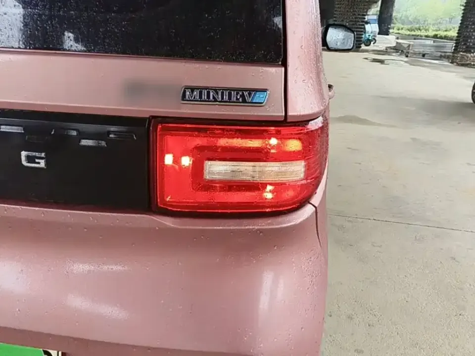Wuling MINIEV