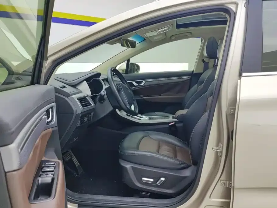 Geely Emgrand GS