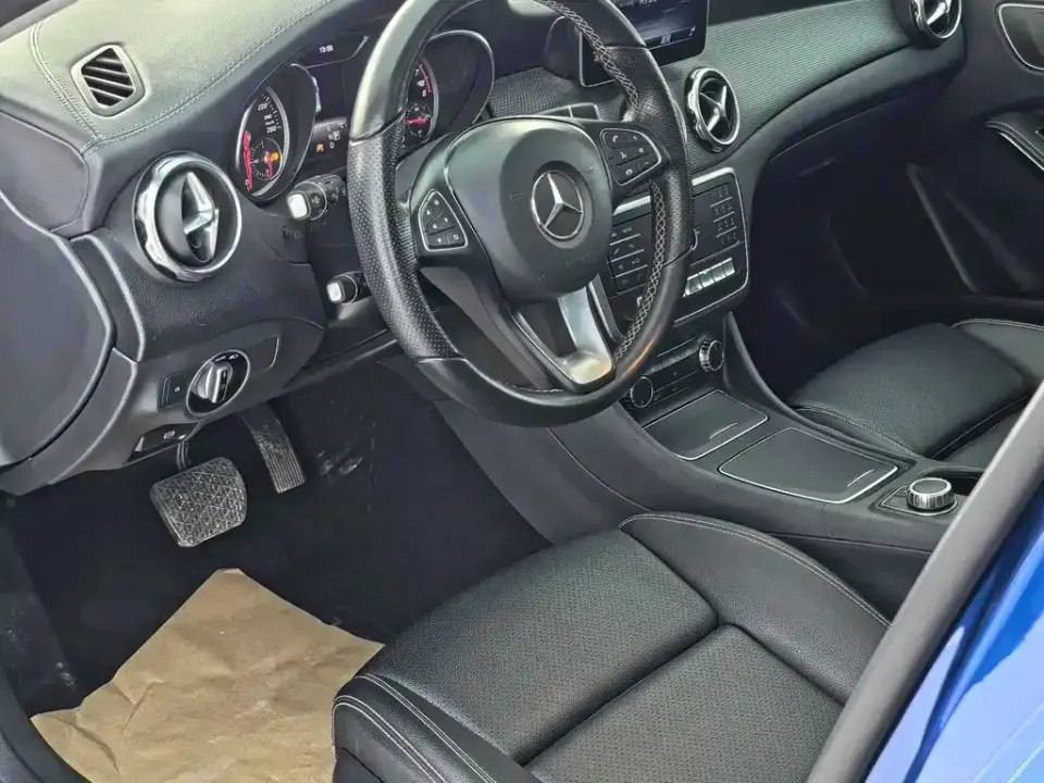 Mercedes-Benz GLA