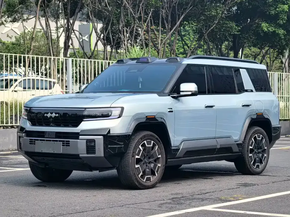 Fang Cheng Bao Leopard 8