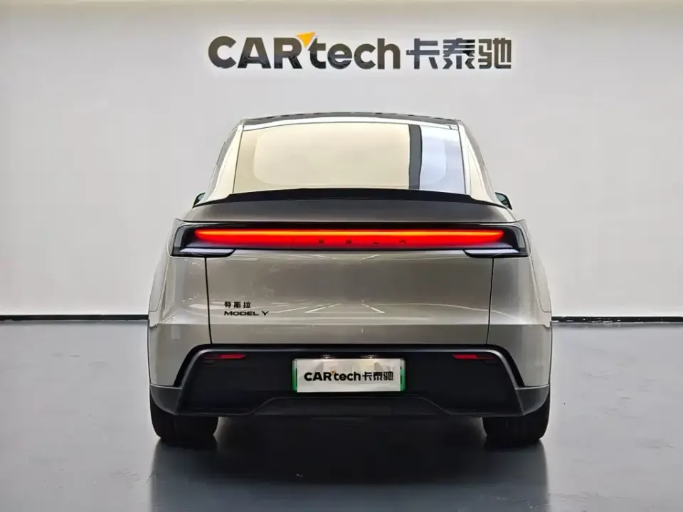 Tesla Model Y L