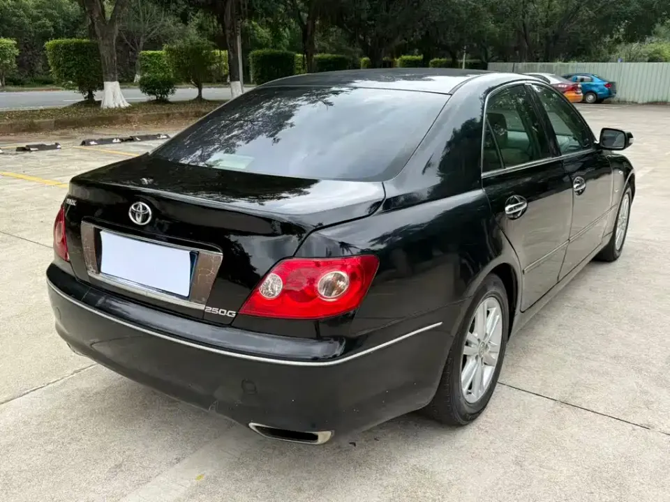 Toyota Reiz