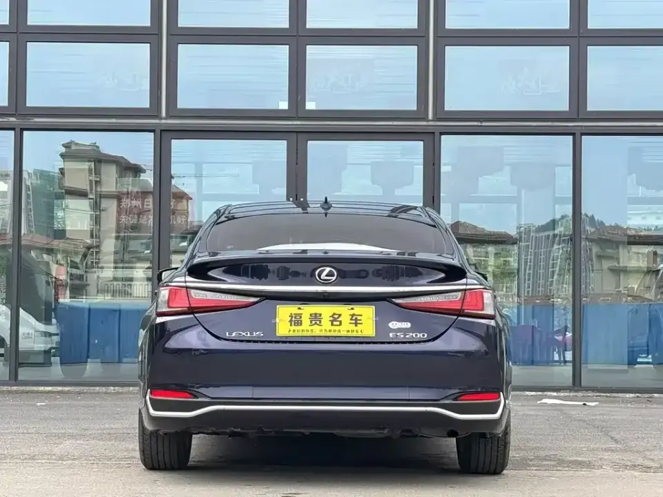 Lexus ES