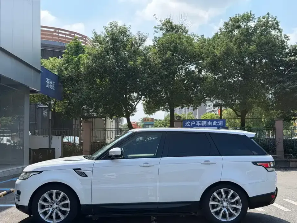 Land Rover Sport
