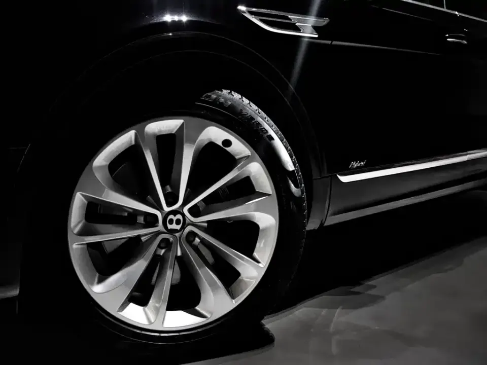Bentley Bentayga PHEV
