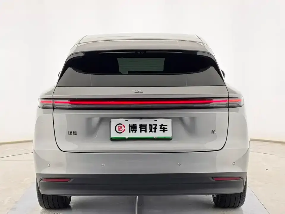 Li Li i6
