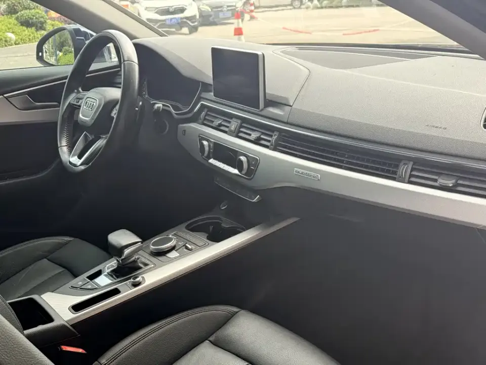 Audi A4 (Import)