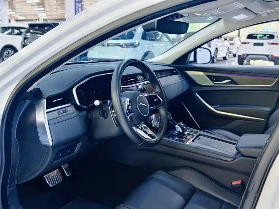 Jaguar XFL