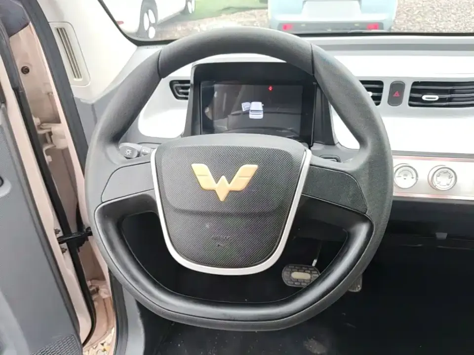 Wuling MINIEV