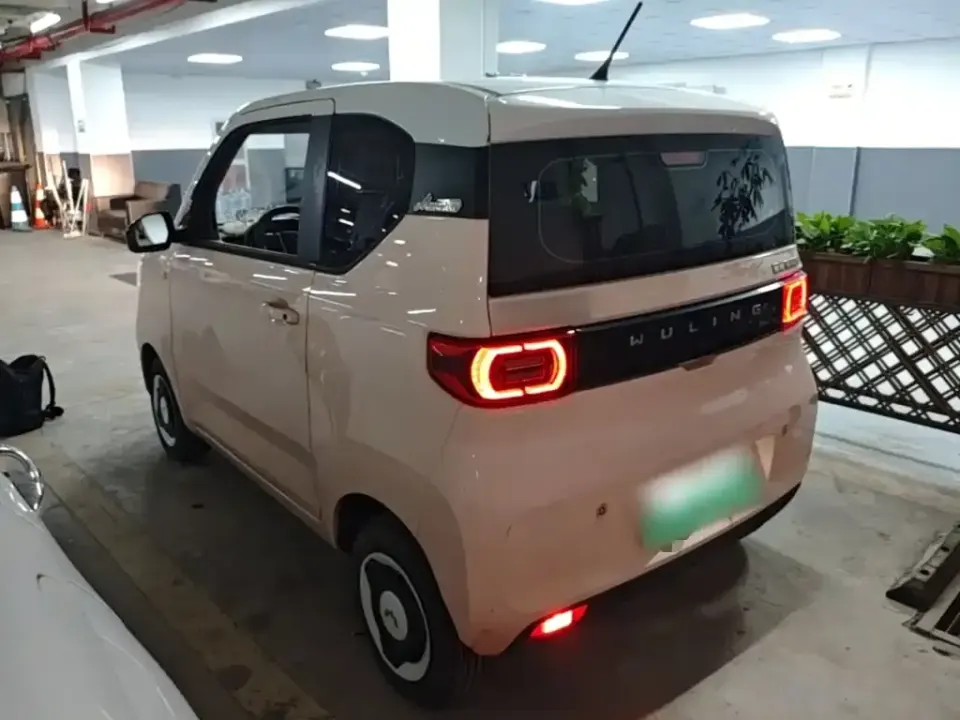 Wuling MINIEV