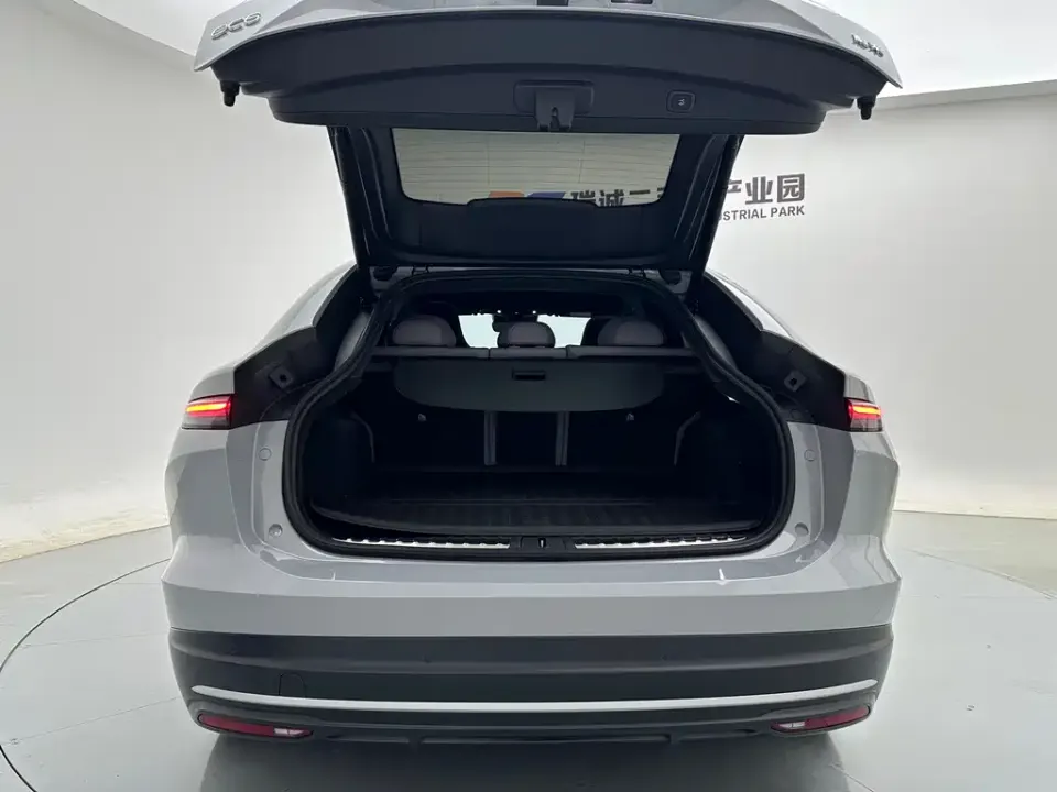 Nio EC6