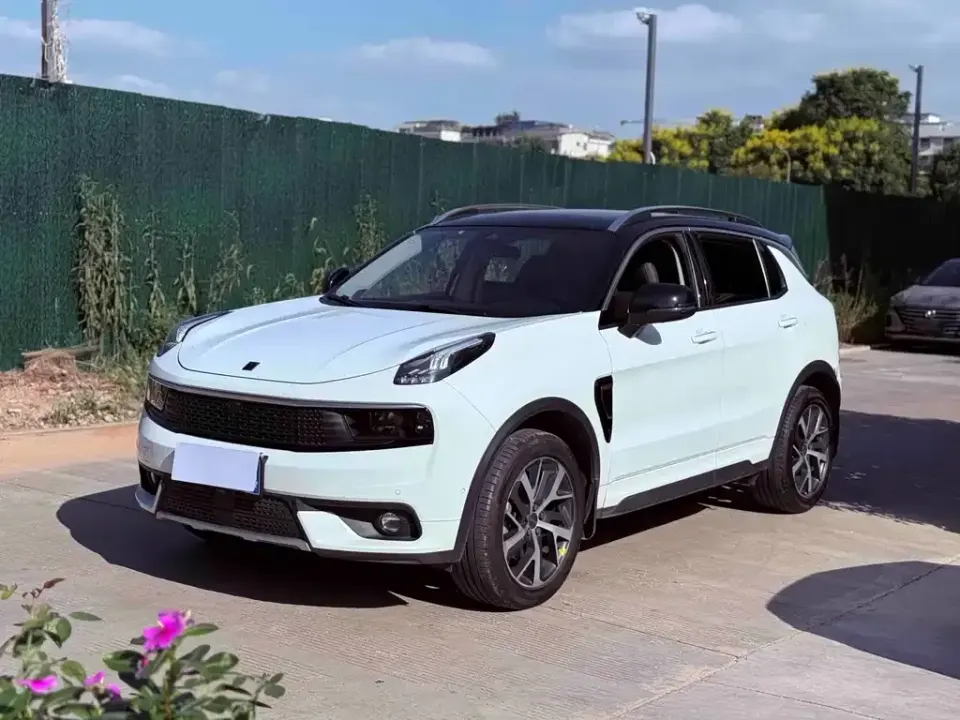 Lynk & Co 01