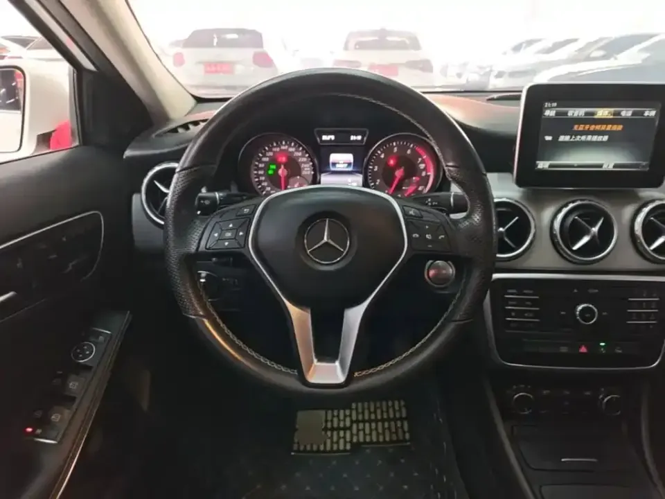Mercedes-Benz GLA
