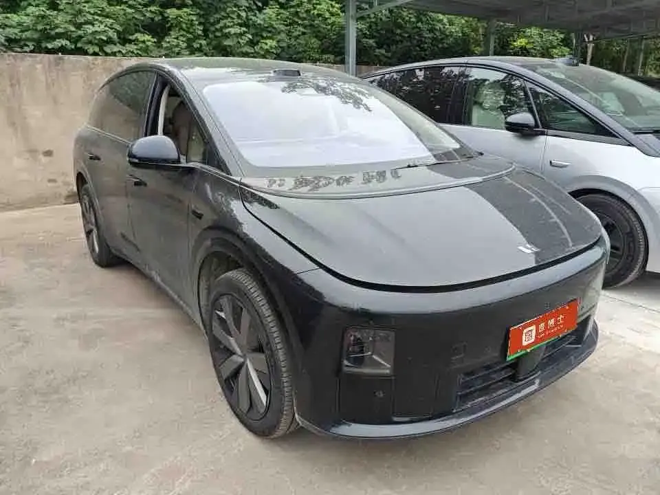 Li Li i8