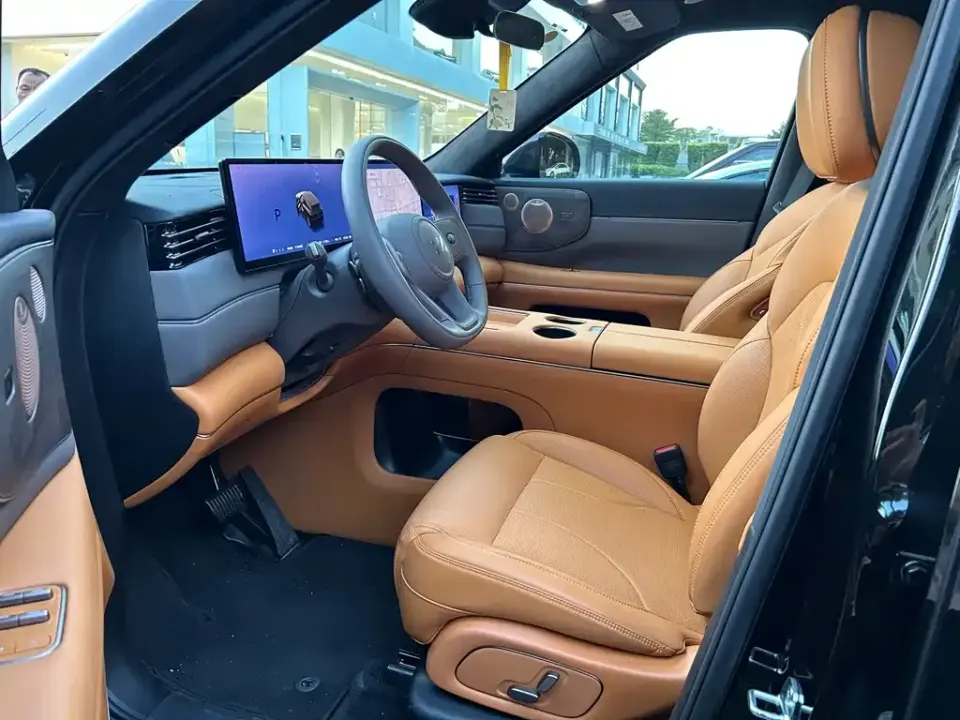 IM Motors IM LS8