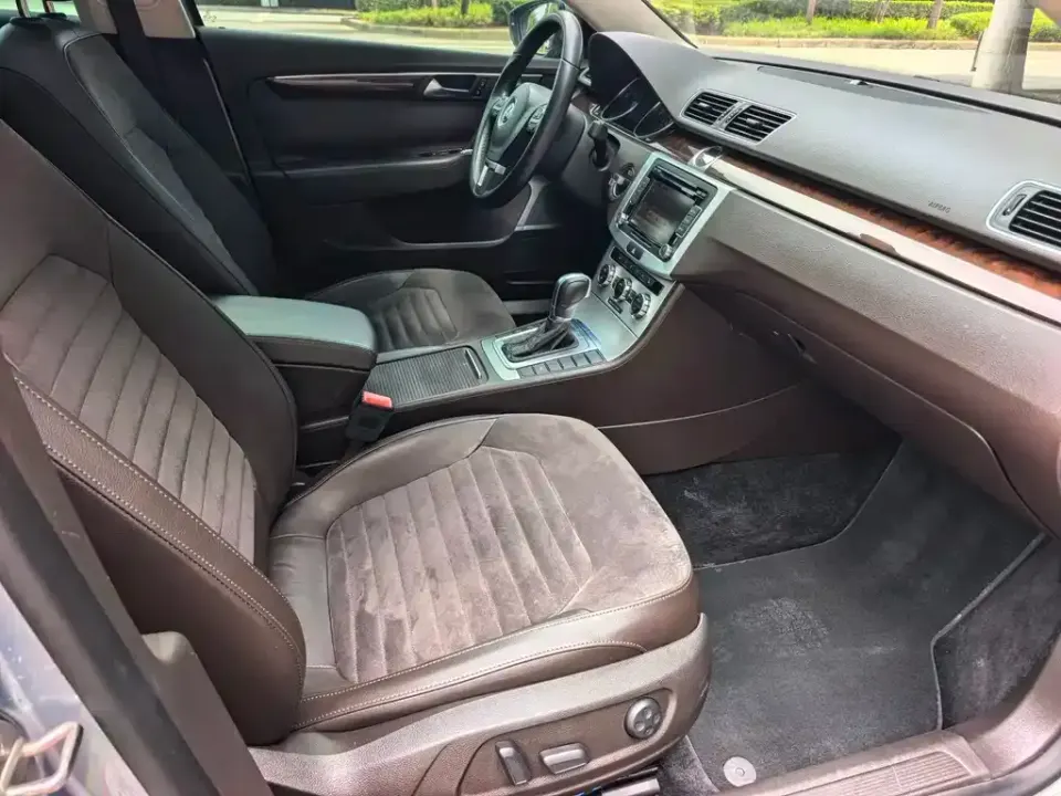 Volkswagen Magotan (Import)