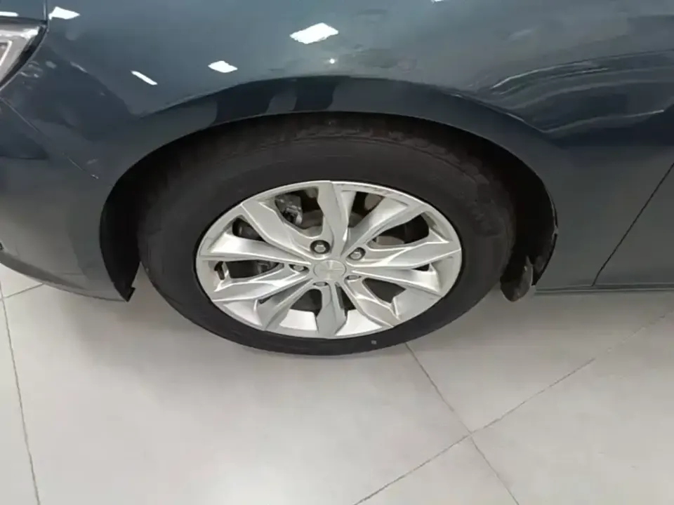 Chevrolet Malibu XL