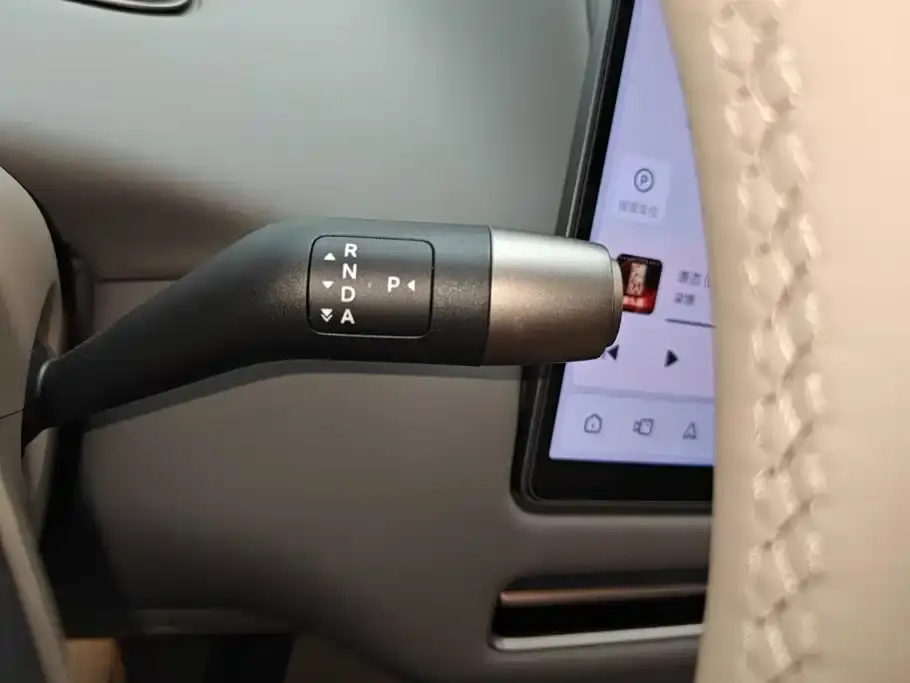Li Li i6