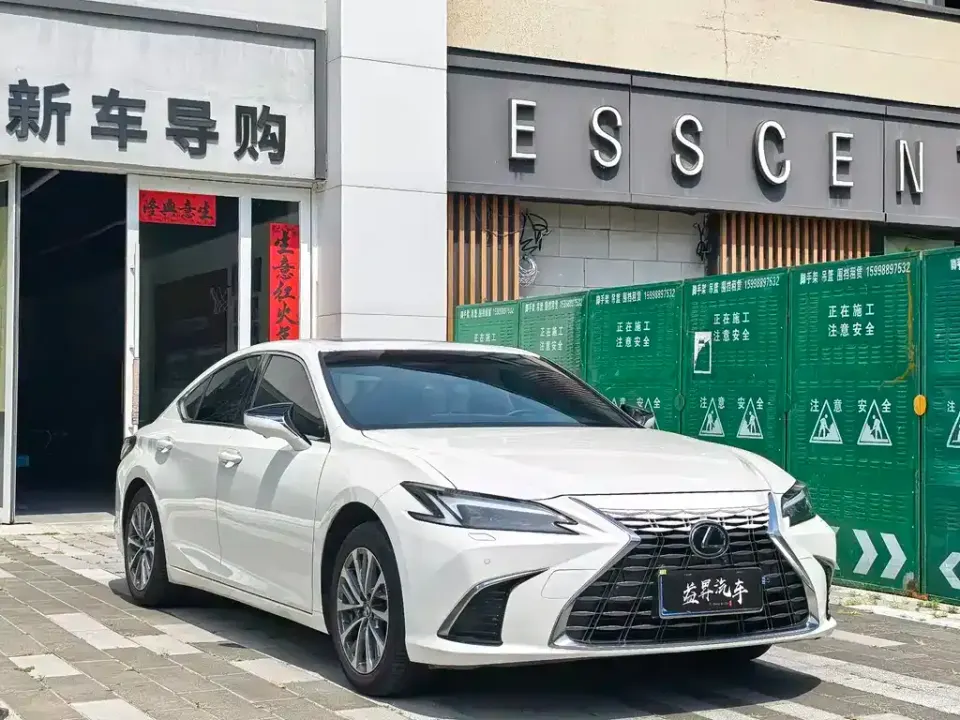Lexus ES